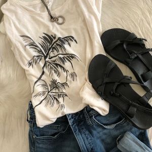 3/$20 Ann Taylor LOFT graphic tee palm tree
